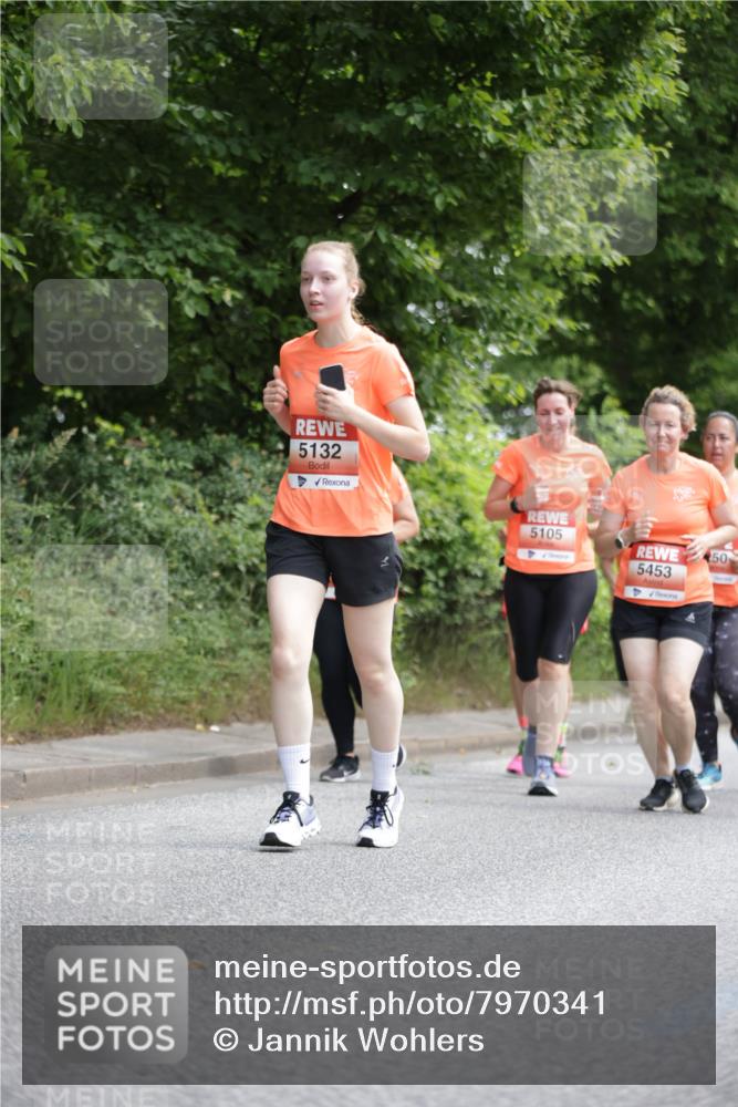 15.06.2025 - REWE Women's Run Jannik Wohlers http://msf.ph/oto/7970341 15.06.2025 10:05:24 Laufen 5132, 5105, 50, 5453 meine-sportfotos.de