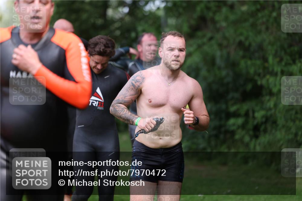 15.06.2025 - 7 Türme Triathlon Michael Strokosch http://msf.ph/oto/7970472 15.06.2025 12:58:04 Schwimmen 704, 717, 773, 775, 798, 853, 942, 956, 974, 1004, 1010, 1052, 1054, 1069, 1106, 1127, 1141, 1162, 1186, 1193 meine-sportfotos.de