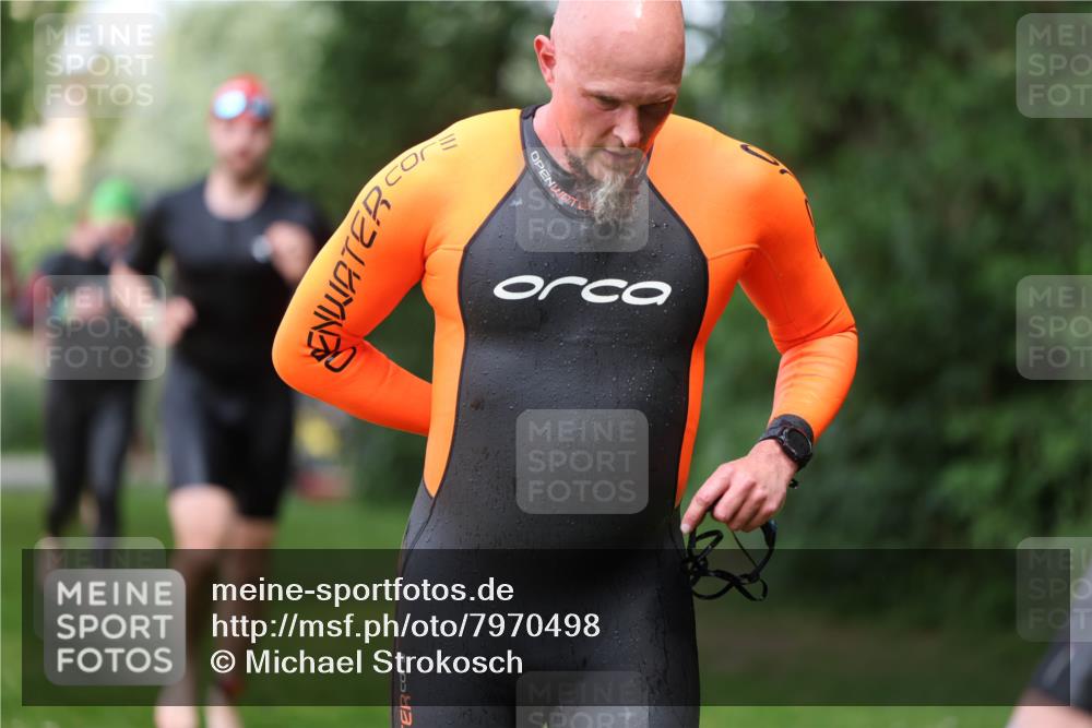 15.06.2025 - 7 Türme Triathlon Michael Strokosch http://msf.ph/oto/7970498 15.06.2025 12:58:07 Schwimmen 192, 704, 717, 773, 775, 798, 853, 956, 974, 1010, 1052, 1054, 1069, 1085, 1106, 1127, 1141, 1162, 1186, 1193 meine-sportfotos.de