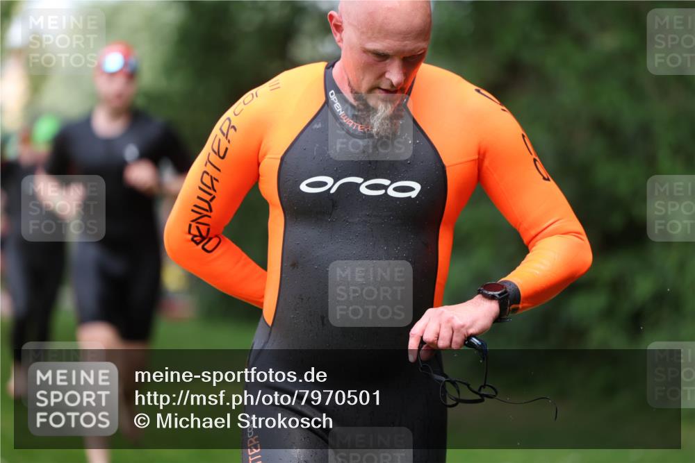 15.06.2025 - 7 Türme Triathlon Michael Strokosch http://msf.ph/oto/7970501 15.06.2025 12:58:07 Schwimmen 192, 704, 717, 773, 775, 798, 853, 956, 974, 1010, 1052, 1054, 1069, 1085, 1106, 1127, 1141, 1162, 1186, 1193 meine-sportfotos.de