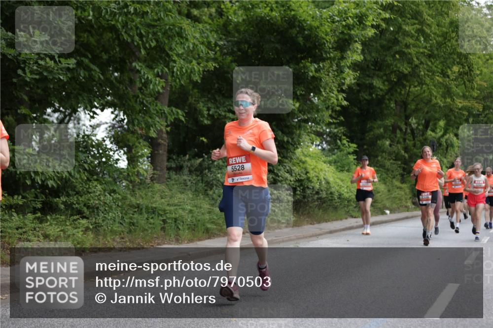 15.06.2025 - REWE Women's Run Jannik Wohlers http://msf.ph/oto/7970503 15.06.2025 10:05:34 Laufen 5528, 5281, 6329 meine-sportfotos.de