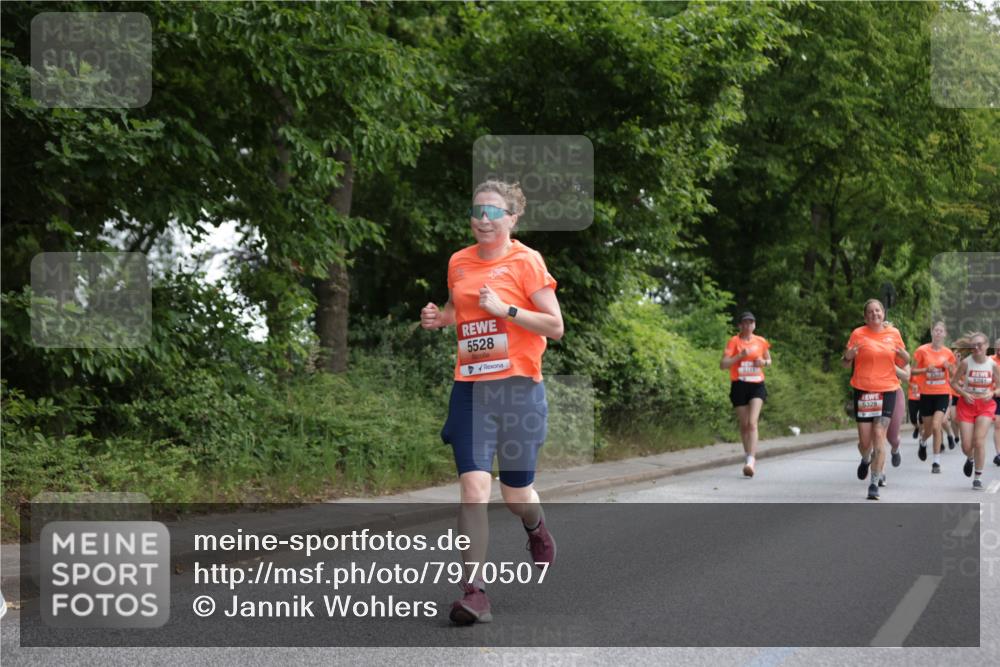 15.06.2025 - REWE Women's Run Jannik Wohlers http://msf.ph/oto/7970507 15.06.2025 10:05:34 Laufen 5528, 6329, 6281 meine-sportfotos.de