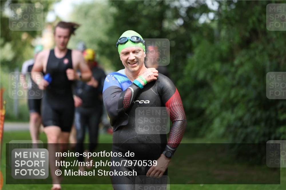 15.06.2025 - 7 Türme Triathlon Michael Strokosch http://msf.ph/oto/7970539 15.06.2025 12:58:10 Schwimmen 192, 704, 717, 773, 775, 795, 798, 853, 956, 974, 1052, 1054, 1069, 1085, 1106, 1127, 1141, 1162, 1186, 1193 meine-sportfotos.de