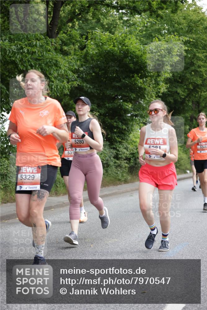 15.06.2025 - REWE Women's Run Jannik Wohlers http://msf.ph/oto/7970547 15.06.2025 10:05:39 Laufen 5329, 5280, 5201, 5365, 531 meine-sportfotos.de