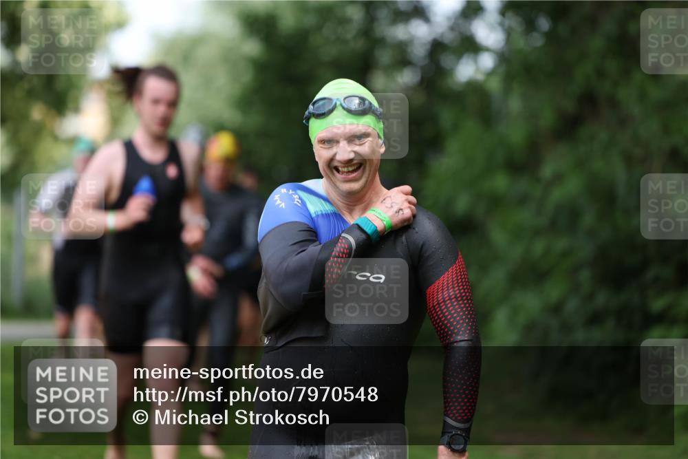 15.06.2025 - 7 Türme Triathlon Michael Strokosch http://msf.ph/oto/7970548 15.06.2025 12:58:11 Schwimmen 192, 704, 717, 773, 775, 795, 798, 815, 853, 938, 956, 974, 1052, 1059, 1069, 1085, 1106, 1127, 1141, 1162, 1186, 1193 meine-sportfotos.de