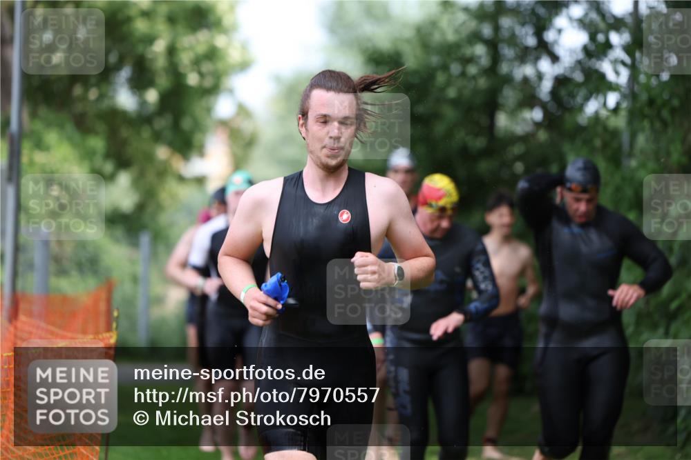 15.06.2025 - 7 Türme Triathlon Michael Strokosch http://msf.ph/oto/7970557 15.06.2025 12:58:12 Schwimmen 192, 704, 717, 773, 775, 795, 798, 815, 853, 938, 956, 974, 1044, 1052, 1059, 1069, 1085, 1106, 1127, 1141, 1162, 1186, 1193 meine-sportfotos.de
