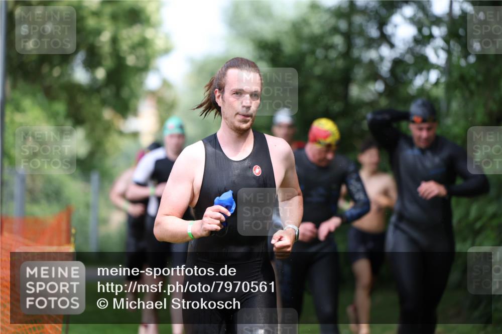 15.06.2025 - 7 Türme Triathlon Michael Strokosch http://msf.ph/oto/7970561 15.06.2025 12:58:12 Schwimmen 192, 704, 717, 773, 775, 795, 798, 815, 853, 938, 956, 974, 1044, 1052, 1059, 1069, 1085, 1106, 1127, 1141, 1162, 1186, 1193 meine-sportfotos.de