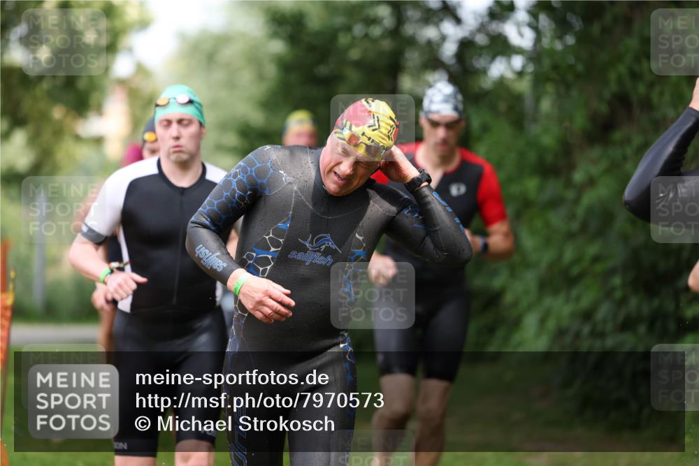 15.06.2025 - 7 Türme Triathlon Michael Strokosch http://msf.ph/oto/7970573 15.06.2025 12:58:14 Schwimmen 192, 704, 717, 773, 775, 795, 798, 815, 853, 935, 938, 956, 974, 1044, 1052, 1059, 1069, 1085, 1106, 1127, 1141, 1143, 1162, 1186, 1193 meine-sportfotos.de
