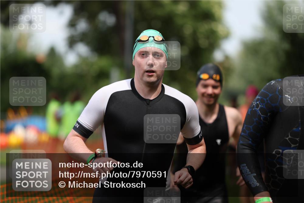 15.06.2025 - 7 Türme Triathlon Michael Strokosch http://msf.ph/oto/7970591 15.06.2025 12:58:16 Schwimmen 192, 704, 717, 773, 794, 795, 798, 807, 815, 853, 935, 938, 956, 974, 1044, 1052, 1059, 1069, 1085, 1102, 1106, 1127, 1141, 1143, 1162, 1186, 1187, 1193 meine-sportfotos.de