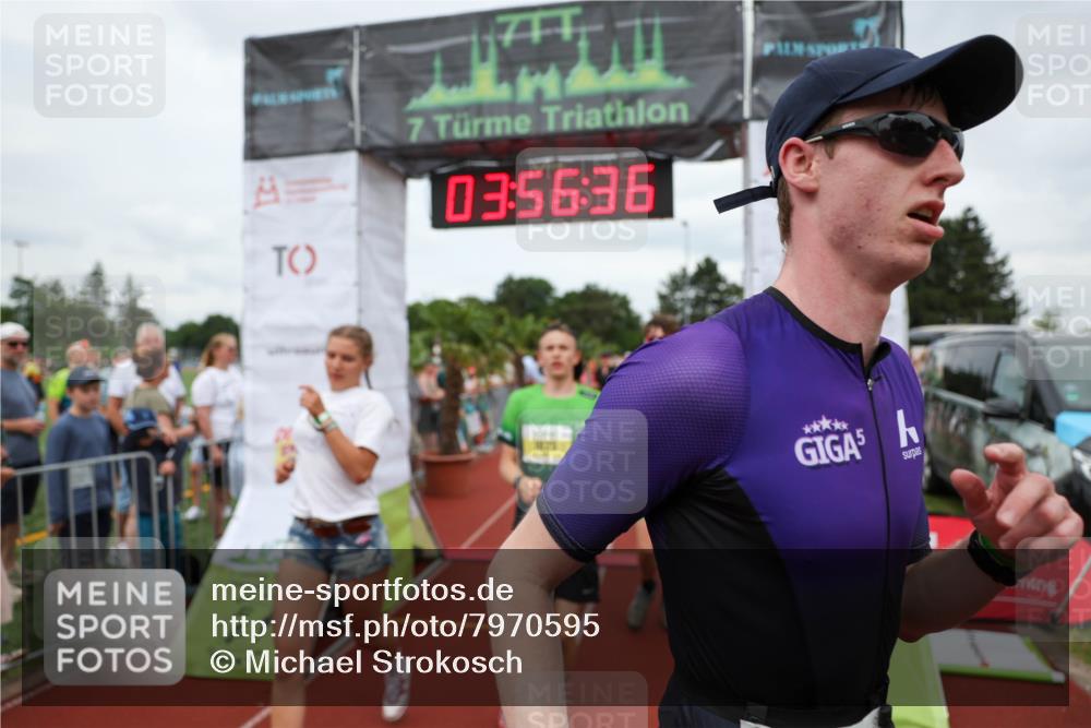 15.06.2025 - 7 Türme Triathlon Michael Strokosch http://msf.ph/oto/7970595 15.06.2025 13:56:36 Ziel 410, 741, 896, 996, 1025 meine-sportfotos.de