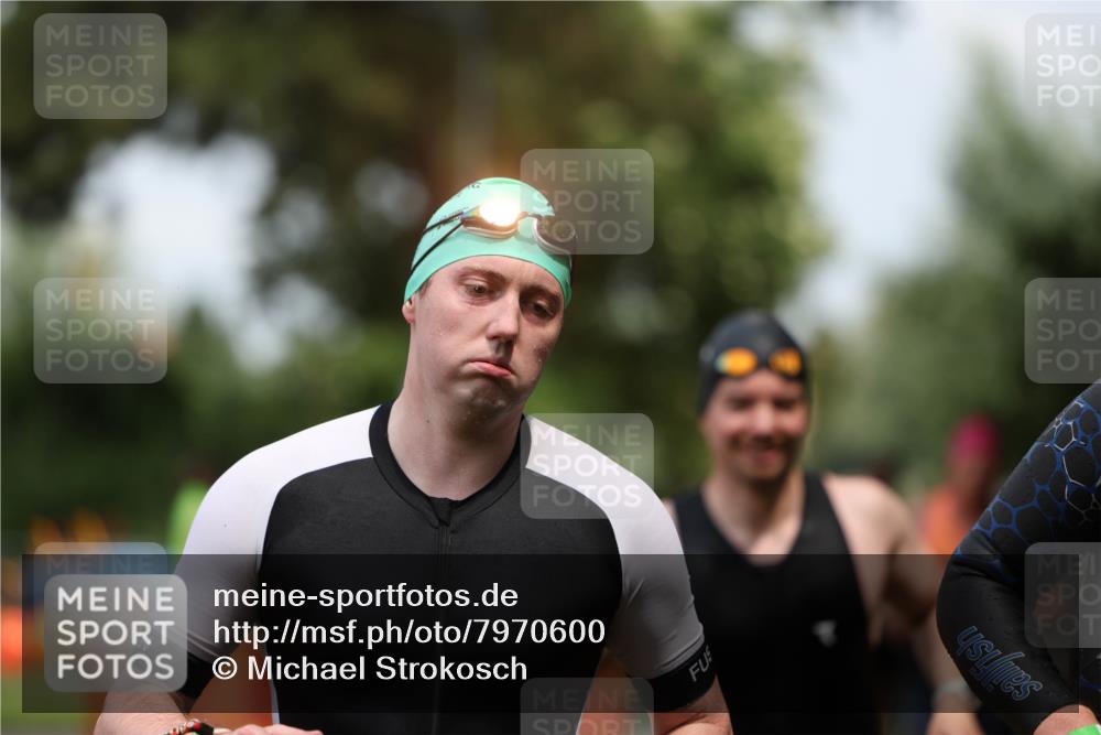 15.06.2025 - 7 Türme Triathlon Michael Strokosch http://msf.ph/oto/7970600 15.06.2025 12:58:16 Schwimmen 192, 704, 717, 773, 794, 795, 798, 807, 815, 853, 935, 938, 956, 974, 1044, 1052, 1059, 1069, 1085, 1102, 1106, 1127, 1141, 1143, 1162, 1186, 1187, 1193 meine-sportfotos.de