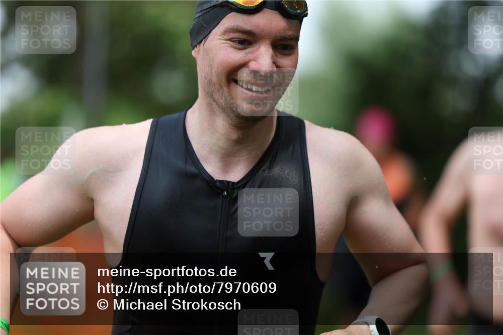 15.06.2025 - 7 Türme Triathlon Michael Strokosch http://msf.ph/oto/7970609 15.06.2025 12:58:17 Schwimmen 192, 704, 717, 773, 794, 795, 798, 807, 815, 853, 935, 938, 956, 974, 1044, 1052, 1059, 1069, 1085, 1102, 1106, 1127, 1141, 1143, 1146, 1162, 1186, 1187, 1193 meine-sportfotos.de