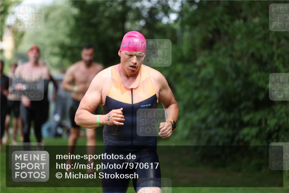 15.06.2025 - 7 Türme Triathlon Michael Strokosch http://msf.ph/oto/7970617 15.06.2025 12:58:19 Schwimmen 192, 704, 717, 773, 794, 795, 798, 807, 815, 832, 853, 899, 935, 938, 956, 974, 1044, 1052, 1059, 1069, 1085, 1102, 1106, 1127, 1141, 1143, 1146, 1162, 1187 meine-sportfotos.de