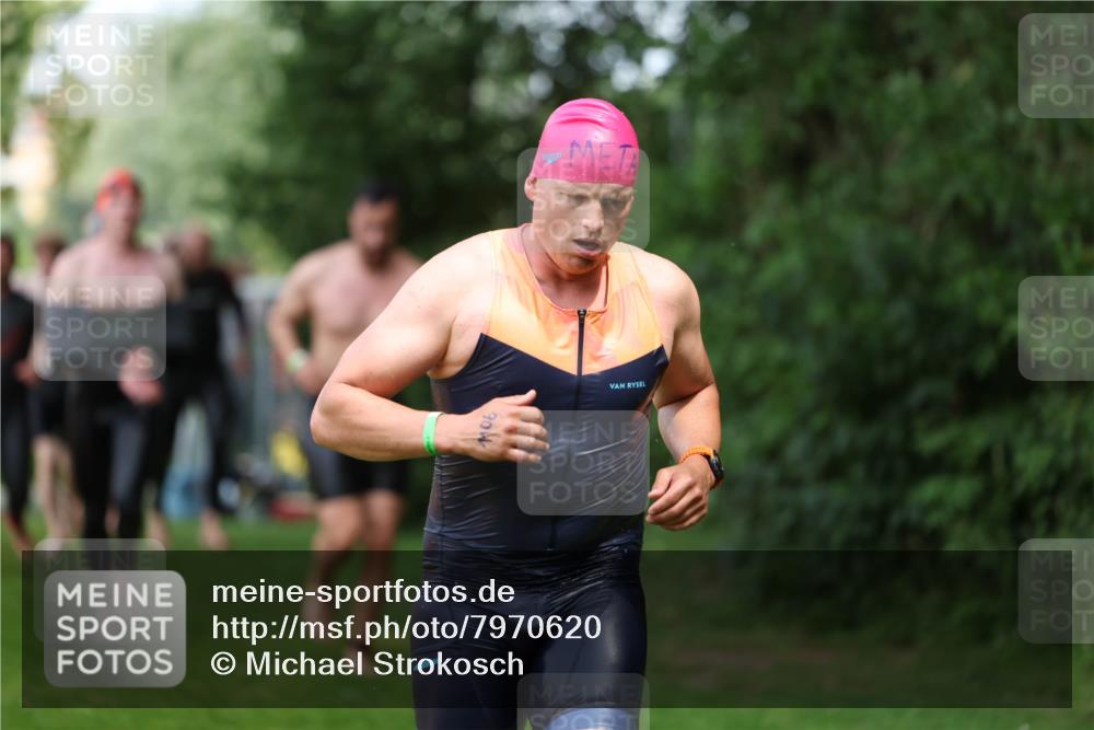 15.06.2025 - 7 Türme Triathlon Michael Strokosch http://msf.ph/oto/7970620 15.06.2025 12:58:19 Schwimmen 192, 704, 717, 773, 794, 795, 798, 807, 815, 832, 853, 899, 935, 938, 956, 974, 1044, 1052, 1059, 1069, 1085, 1102, 1106, 1127, 1141, 1143, 1146, 1162, 1187 meine-sportfotos.de