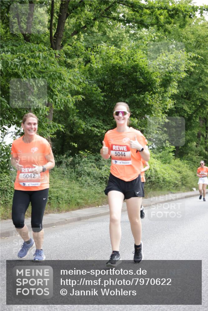 15.06.2025 - REWE Women's Run Jannik Wohlers http://msf.ph/oto/7970622 15.06.2025 10:05:45 Laufen 5042, 5044 meine-sportfotos.de