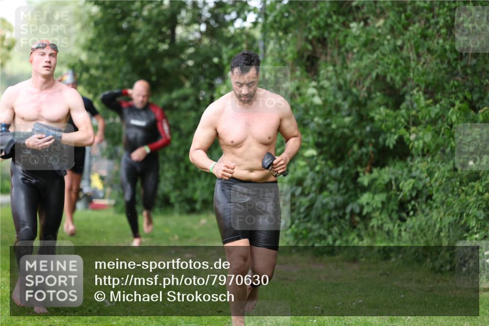 15.06.2025 - 7 Türme Triathlon Michael Strokosch http://msf.ph/oto/7970630 15.06.2025 12:58:21 Schwimmen 192, 717, 739, 773, 794, 795, 798, 807, 815, 832, 853, 899, 935, 938, 956, 974, 1044, 1052, 1059, 1085, 1102, 1106, 1127, 1141, 1143, 1146, 1162, 1180, 1187 meine-sportfotos.de