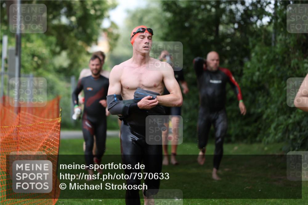 15.06.2025 - 7 Türme Triathlon Michael Strokosch http://msf.ph/oto/7970633 15.06.2025 12:58:22 Schwimmen 192, 717, 739, 773, 794, 795, 798, 807, 815, 832, 853, 899, 935, 938, 956, 974, 1007, 1044, 1052, 1059, 1085, 1102, 1106, 1127, 1141, 1143, 1146, 1162, 1180, 1187 meine-sportfotos.de
