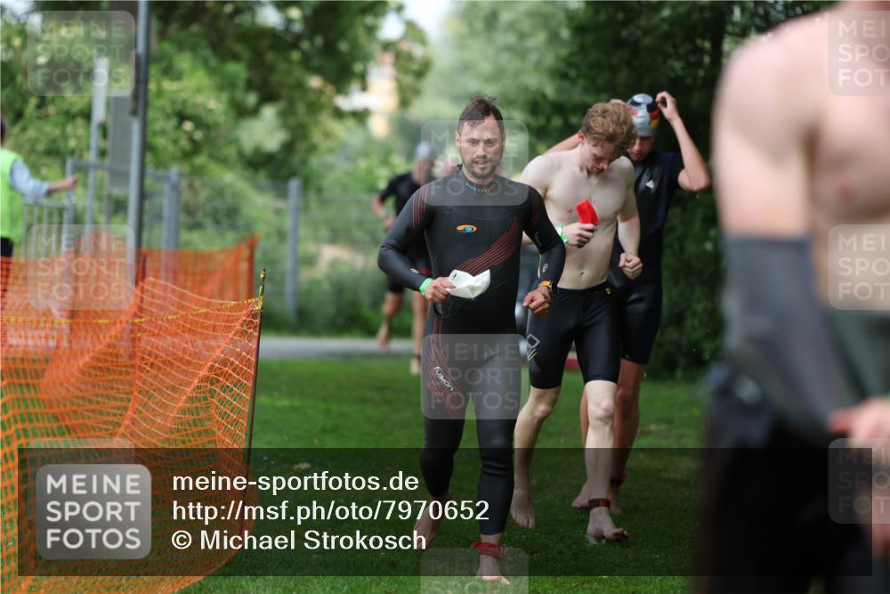 15.06.2025 - 7 Türme Triathlon Michael Strokosch http://msf.ph/oto/7970652 15.06.2025 12:58:23 Schwimmen 192, 717, 739, 773, 794, 795, 798, 807, 815, 832, 853, 899, 935, 938, 956, 974, 1007, 1044, 1052, 1059, 1085, 1102, 1106, 1127, 1141, 1143, 1146, 1162, 1180, 1187 meine-sportfotos.de
