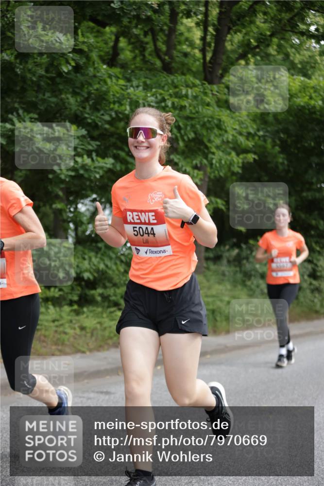 15.06.2025 - REWE Women's Run Jannik Wohlers http://msf.ph/oto/7970669 15.06.2025 10:05:46 Laufen 5044, 6697 meine-sportfotos.de