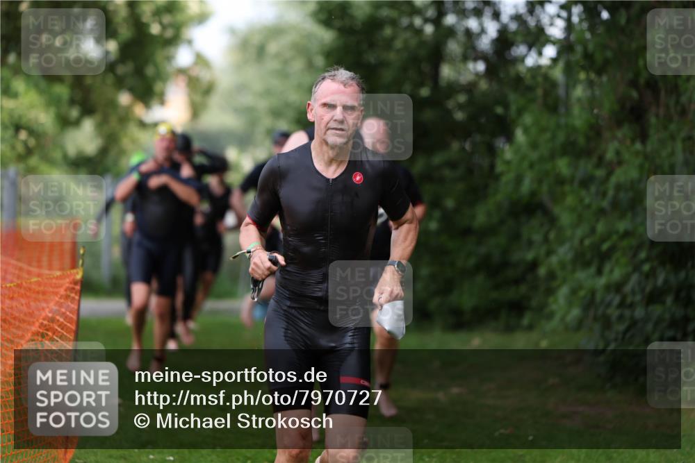 15.06.2025 - 7 Türme Triathlon Michael Strokosch http://msf.ph/oto/7970727 15.06.2025 12:58:30 Schwimmen 192, 717, 739, 773, 794, 795, 807, 815, 832, 899, 935, 938, 1007, 1044, 1059, 1085, 1102, 1106, 1143, 1146, 1180, 1187 meine-sportfotos.de