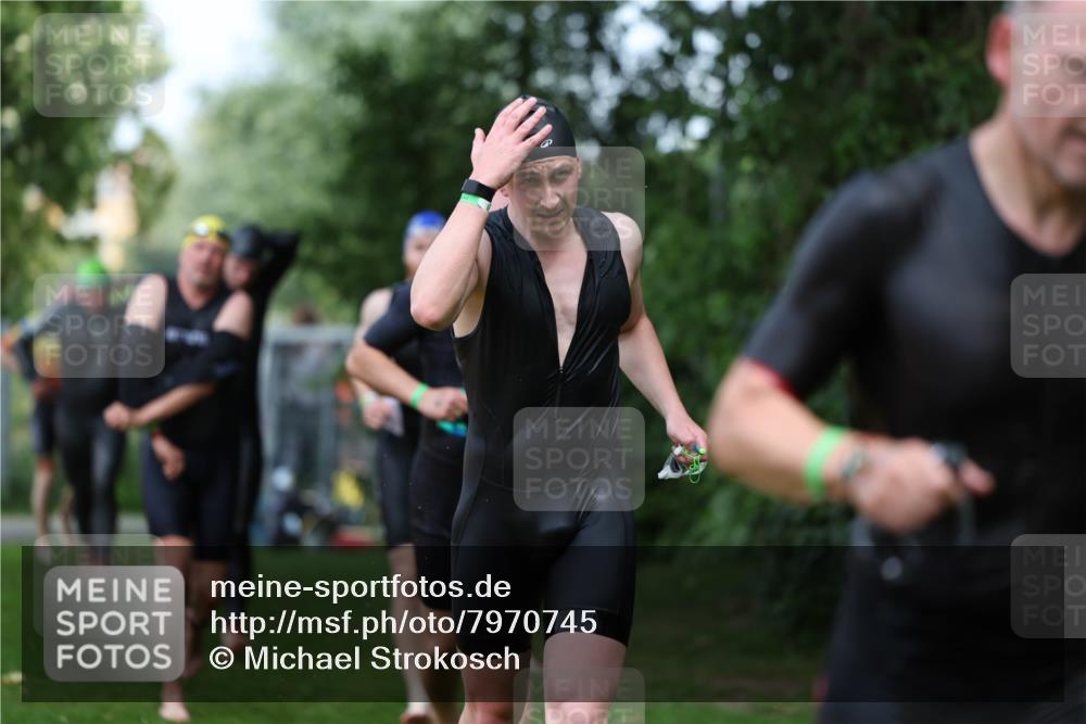 15.06.2025 - 7 Türme Triathlon Michael Strokosch http://msf.ph/oto/7970745 15.06.2025 12:58:31 Schwimmen 192, 739, 773, 794, 795, 807, 815, 832, 899, 935, 938, 1007, 1044, 1059, 1085, 1102, 1106, 1143, 1146, 1180, 1187 meine-sportfotos.de