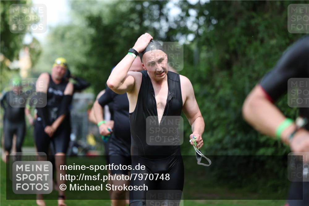 15.06.2025 - 7 Türme Triathlon Michael Strokosch http://msf.ph/oto/7970748 15.06.2025 12:58:31 Schwimmen 192, 739, 773, 794, 795, 807, 815, 832, 899, 935, 938, 1007, 1044, 1059, 1085, 1102, 1106, 1143, 1146, 1180, 1187 meine-sportfotos.de