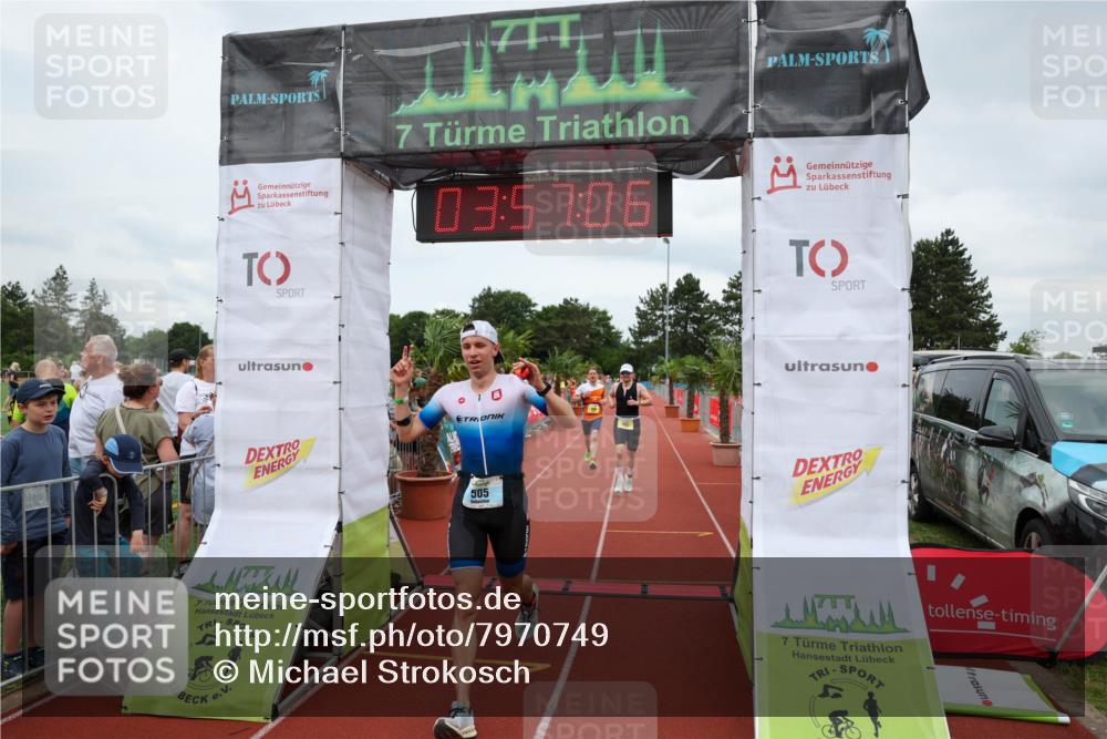 15.06.2025 - 7 Türme Triathlon Michael Strokosch http://msf.ph/oto/7970749 15.06.2025 13:57:06 Ziel 505, 950, 1052 meine-sportfotos.de