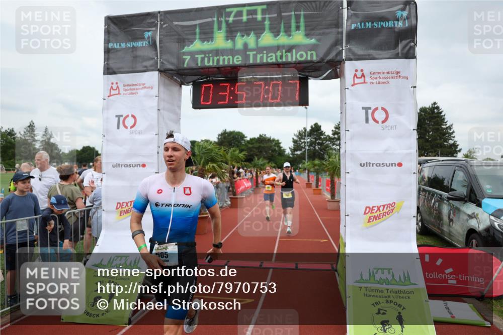 15.06.2025 - 7 Türme Triathlon Michael Strokosch http://msf.ph/oto/7970753 15.06.2025 13:57:07 Ziel 505, 950, 1052 meine-sportfotos.de