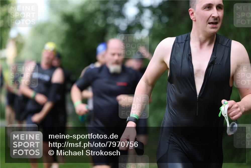 15.06.2025 - 7 Türme Triathlon Michael Strokosch http://msf.ph/oto/7970756 15.06.2025 12:58:32 Schwimmen 192, 739, 773, 794, 795, 807, 815, 832, 884, 899, 935, 938, 1005, 1007, 1044, 1059, 1085, 1102, 1143, 1146, 1180, 1187 meine-sportfotos.de