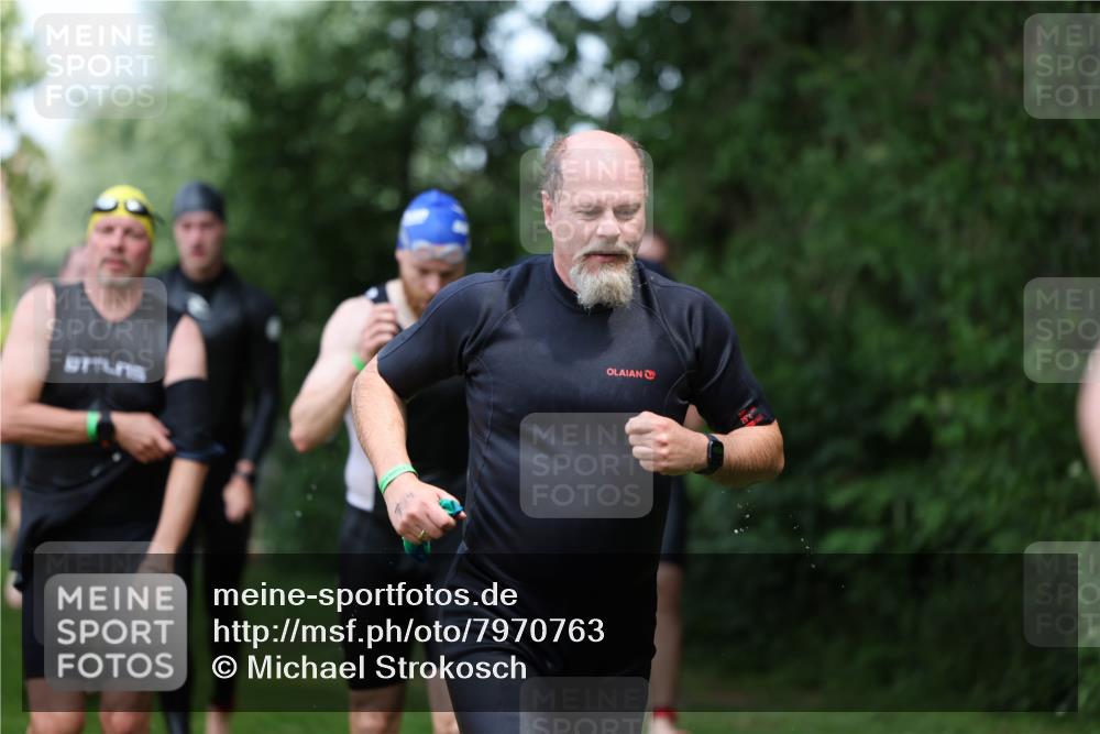 15.06.2025 - 7 Türme Triathlon Michael Strokosch http://msf.ph/oto/7970763 15.06.2025 12:58:33 Schwimmen 192, 739, 794, 795, 807, 815, 832, 884, 899, 935, 938, 1005, 1007, 1044, 1057, 1059, 1085, 1102, 1143, 1146, 1168, 1180, 1187 meine-sportfotos.de