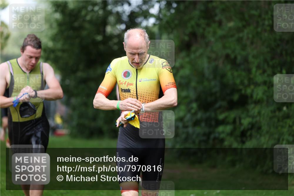 15.06.2025 - 7 Türme Triathlon Michael Strokosch http://msf.ph/oto/7970816 15.06.2025 12:58:38 Schwimmen 739, 794, 795, 807, 815, 826, 832, 884, 899, 935, 938, 953, 1005, 1007, 1044, 1057, 1059, 1102, 1134, 1139, 1143, 1146, 1168, 1180, 1187 meine-sportfotos.de