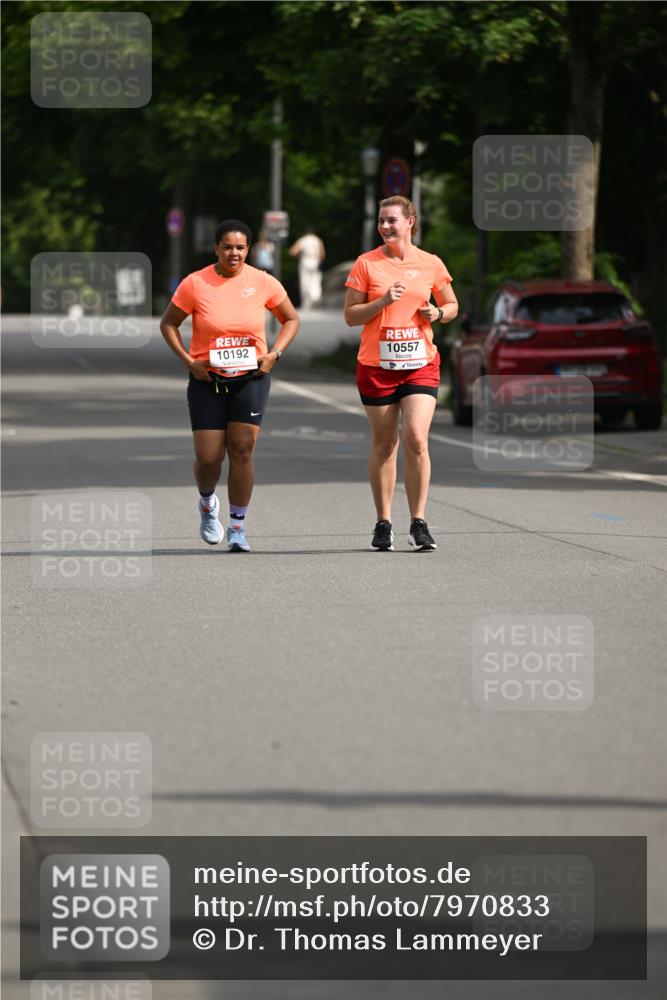 15.06.2025 - REWE Women's Run Dr. Thomas Lammeyer http://msf.ph/oto/7970833 15.06.2025 09:59:58 Laufen 10192, 10557 meine-sportfotos.de