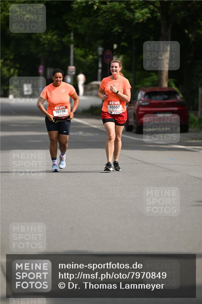 15.06.2025 - REWE Women's Run Dr. Thomas Lammeyer http://msf.ph/oto/7970849 15.06.2025 09:59:58 Laufen 10192, 10557 meine-sportfotos.de