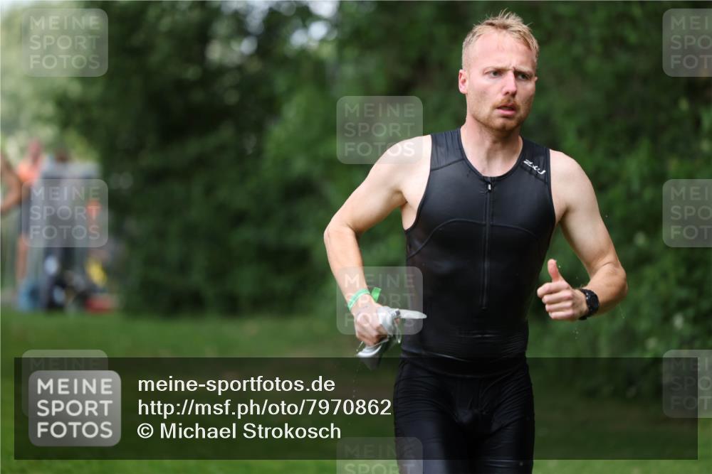 15.06.2025 - 7 Türme Triathlon Michael Strokosch http://msf.ph/oto/7970862 15.06.2025 12:58:43 Schwimmen 739, 794, 807, 826, 832, 860, 884, 899, 935, 953, 1005, 1007, 1057, 1102, 1134, 1139, 1143, 1146, 1168, 1180, 1187 meine-sportfotos.de