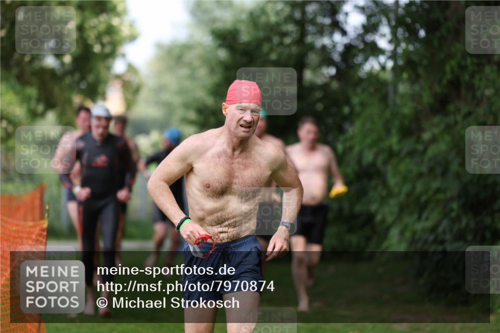 15.06.2025 - 7 Türme Triathlon Michael Strokosch http://msf.ph/oto/7970874 15.06.2025 12:58:47 Schwimmen 194, 739, 826, 832, 845, 860, 884, 899, 953, 1005, 1007, 1057, 1134, 1139, 1146, 1168, 1180 meine-sportfotos.de