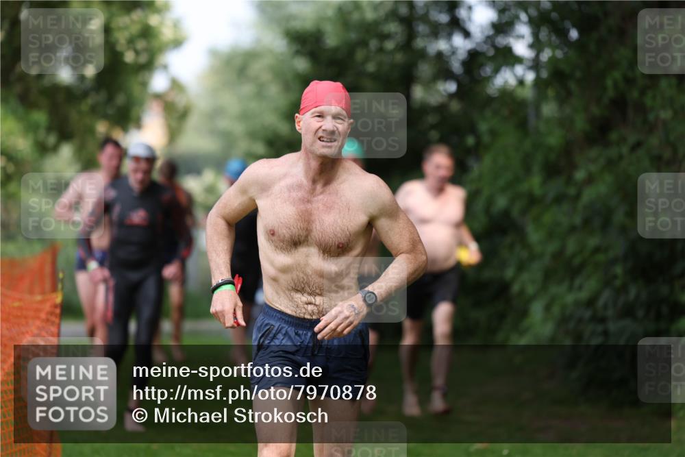 15.06.2025 - 7 Türme Triathlon Michael Strokosch http://msf.ph/oto/7970878 15.06.2025 12:58:47 Schwimmen 194, 739, 826, 832, 845, 860, 884, 899, 953, 1005, 1007, 1057, 1134, 1139, 1146, 1168, 1180 meine-sportfotos.de