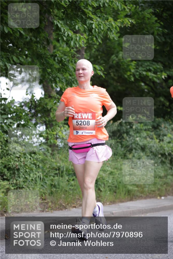 15.06.2025 - REWE Women's Run Jannik Wohlers http://msf.ph/oto/7970896 15.06.2025 10:06:02 Laufen 5208 meine-sportfotos.de