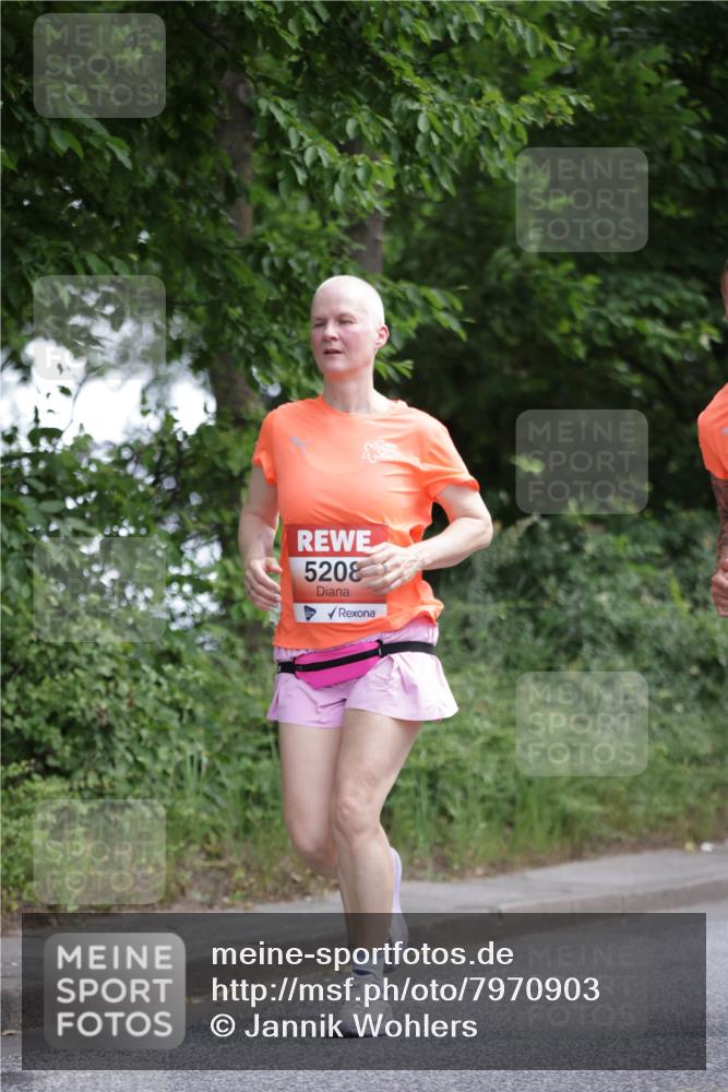 15.06.2025 - REWE Women's Run Jannik Wohlers http://msf.ph/oto/7970903 15.06.2025 10:06:02 Laufen 5208 meine-sportfotos.de