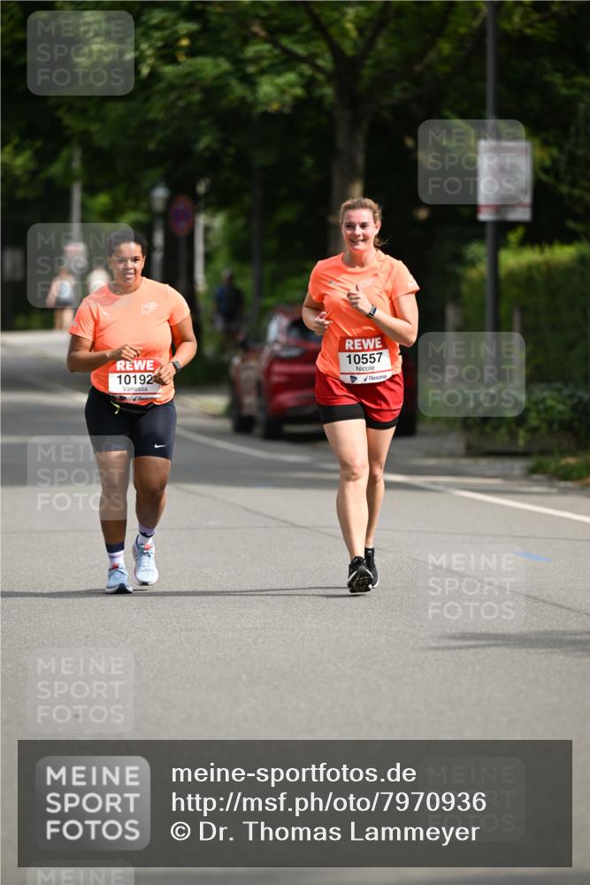 15.06.2025 - REWE Women's Run Dr. Thomas Lammeyer http://msf.ph/oto/7970936 15.06.2025 10:00:01 Laufen 10192, 10557 meine-sportfotos.de