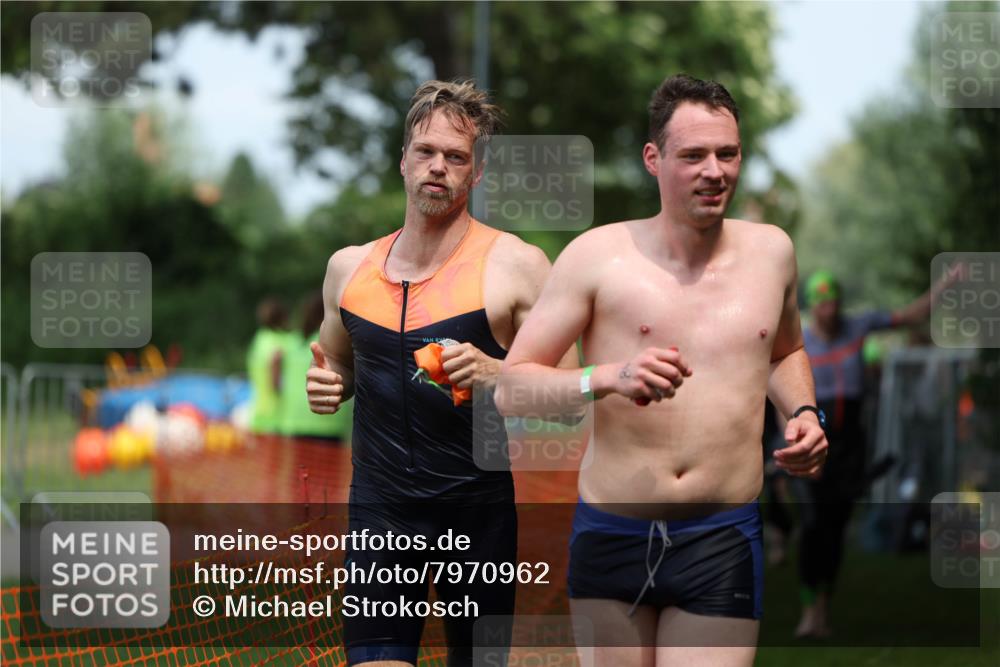 15.06.2025 - 7 Türme Triathlon Michael Strokosch http://msf.ph/oto/7970962 15.06.2025 12:58:54 Schwimmen 194, 826, 845, 860, 884, 953, 1005, 1057, 1066, 1134, 1139, 1154, 1168 meine-sportfotos.de