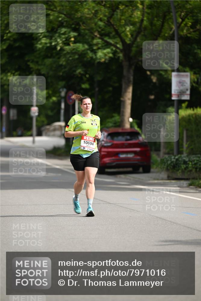 15.06.2025 - REWE Women's Run Dr. Thomas Lammeyer http://msf.ph/oto/7971016 15.06.2025 10:00:12 Laufen 10694 meine-sportfotos.de