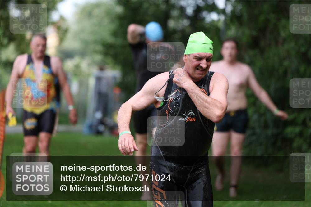 15.06.2025 - 7 Türme Triathlon Michael Strokosch http://msf.ph/oto/7971024 15.06.2025 12:59:05 Schwimmen 194, 754, 816, 826, 845, 860, 953, 1063, 1066, 1097, 1134, 1154 meine-sportfotos.de
