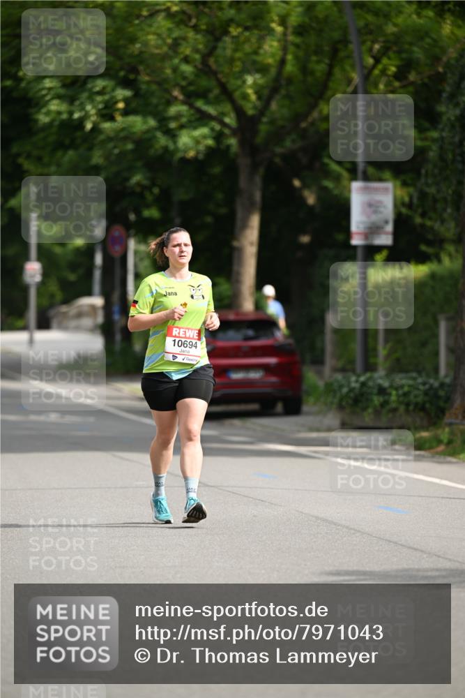 15.06.2025 - REWE Women's Run Dr. Thomas Lammeyer http://msf.ph/oto/7971043 15.06.2025 10:00:13 Laufen 10694 meine-sportfotos.de