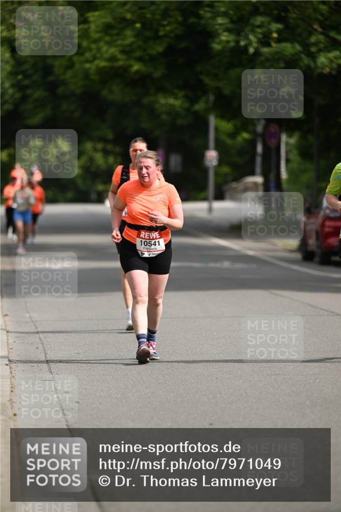 15.06.2025 - REWE Women's Run Dr. Thomas Lammeyer http://msf.ph/oto/7971049 15.06.2025 10:00:14 Laufen 10541 meine-sportfotos.de