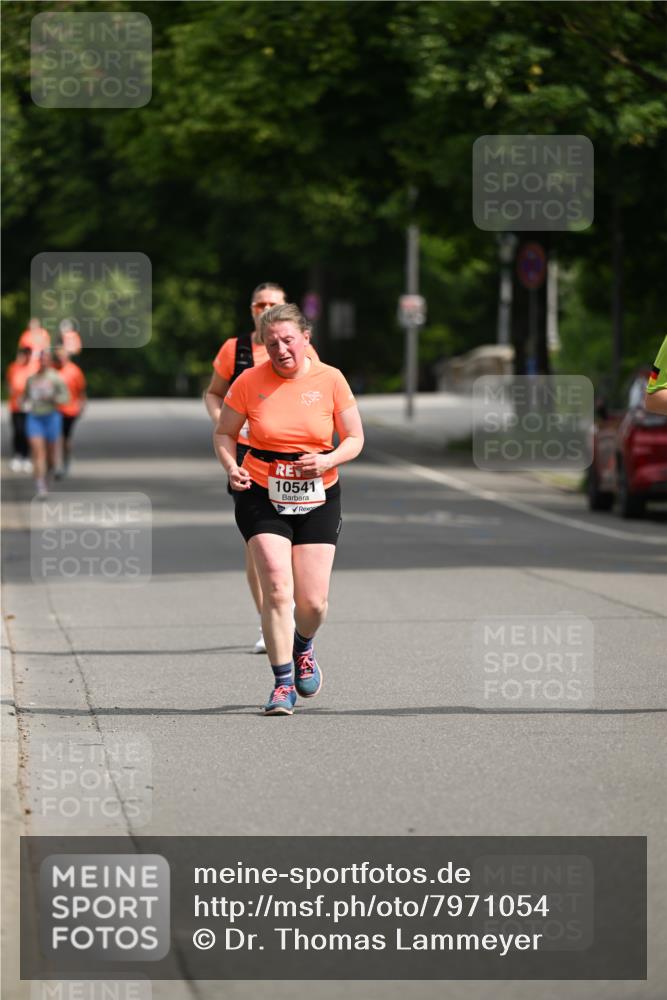 15.06.2025 - REWE Women's Run Dr. Thomas Lammeyer http://msf.ph/oto/7971054 15.06.2025 10:00:14 Laufen 10541 meine-sportfotos.de