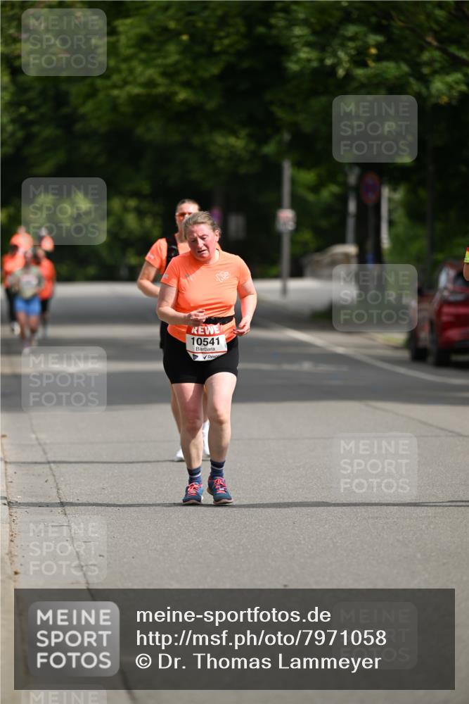 15.06.2025 - REWE Women's Run Dr. Thomas Lammeyer http://msf.ph/oto/7971058 15.06.2025 10:00:14 Laufen 10541 meine-sportfotos.de