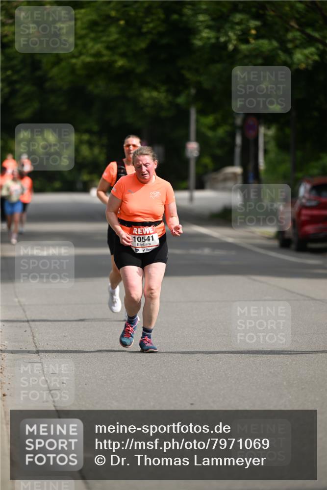 15.06.2025 - REWE Women's Run Dr. Thomas Lammeyer http://msf.ph/oto/7971069 15.06.2025 10:00:15 Laufen 10541 meine-sportfotos.de
