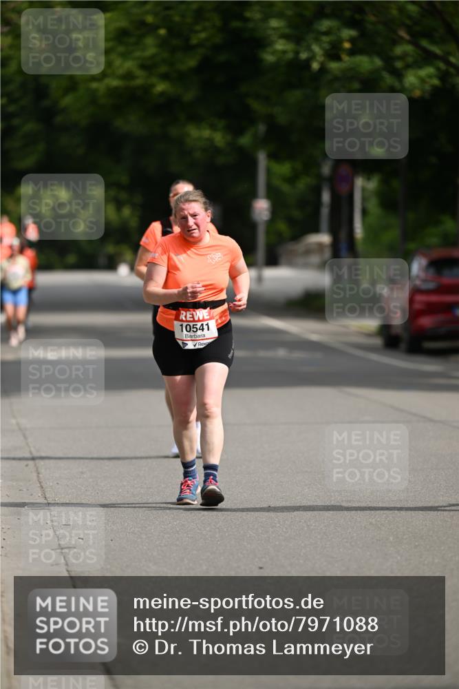 15.06.2025 - REWE Women's Run Dr. Thomas Lammeyer http://msf.ph/oto/7971088 15.06.2025 10:00:15 Laufen 10541 meine-sportfotos.de