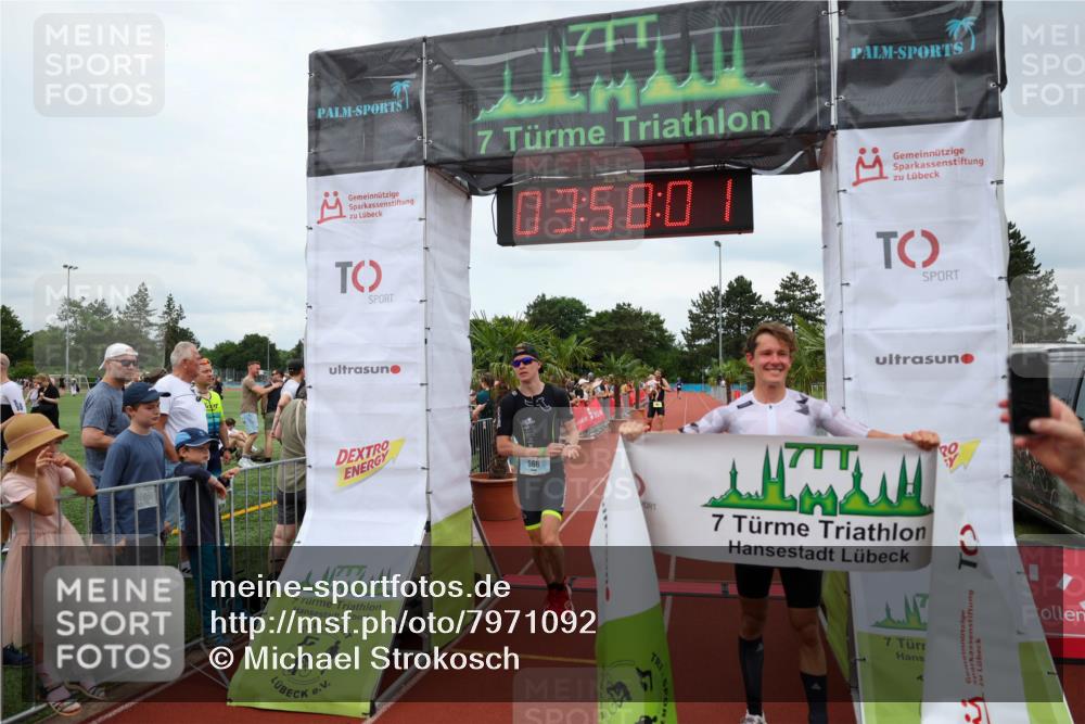 15.06.2025 - 7 Türme Triathlon Michael Strokosch http://msf.ph/oto/7971092 15.06.2025 13:58:01 Ziel 566 meine-sportfotos.de