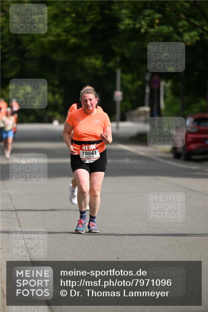 15.06.2025 - REWE Women's Run Dr. Thomas Lammeyer http://msf.ph/oto/7971096 15.06.2025 10:00:15 Laufen 10541 meine-sportfotos.de